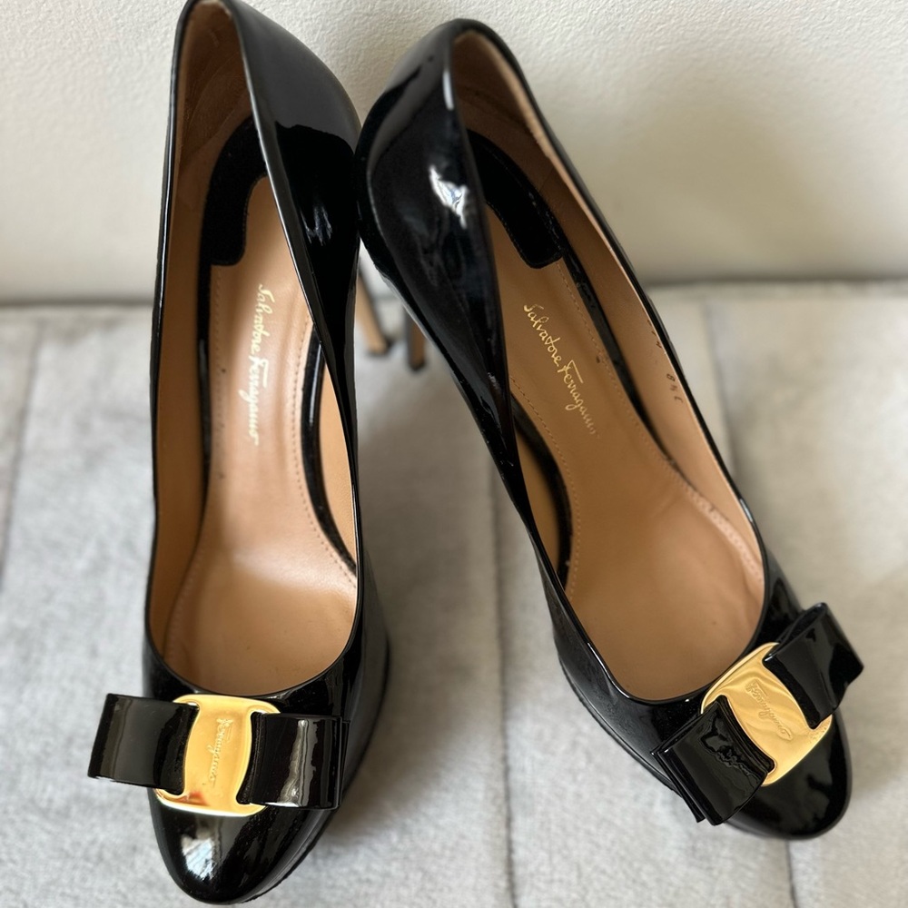Salvatore Ferragamo Bow Black Patent Leather Heels with Gold Accent
